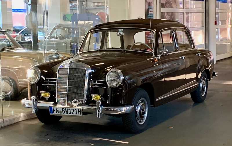 W 121