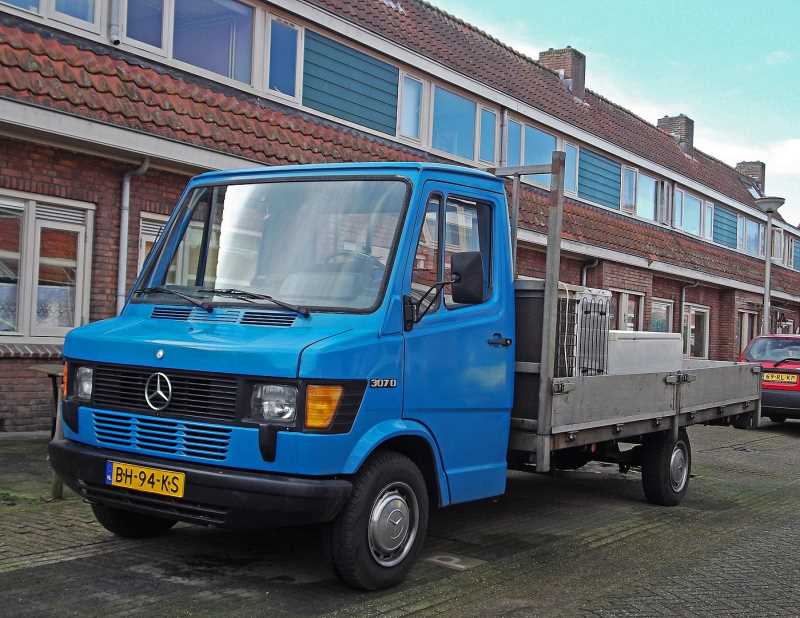 T 1