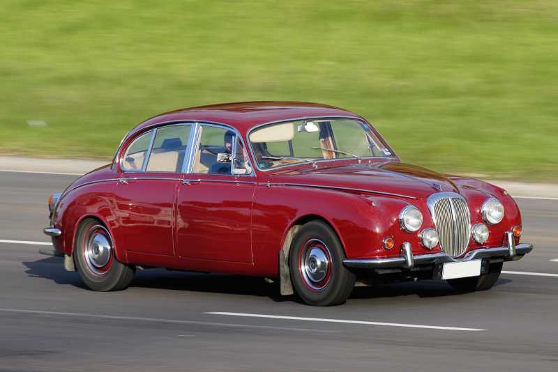 250 V8