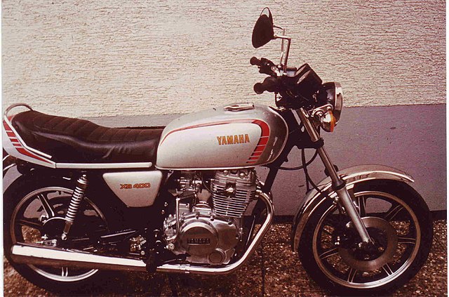 XS 250