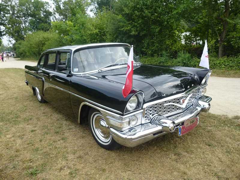 GAZ-13 Tschaika
