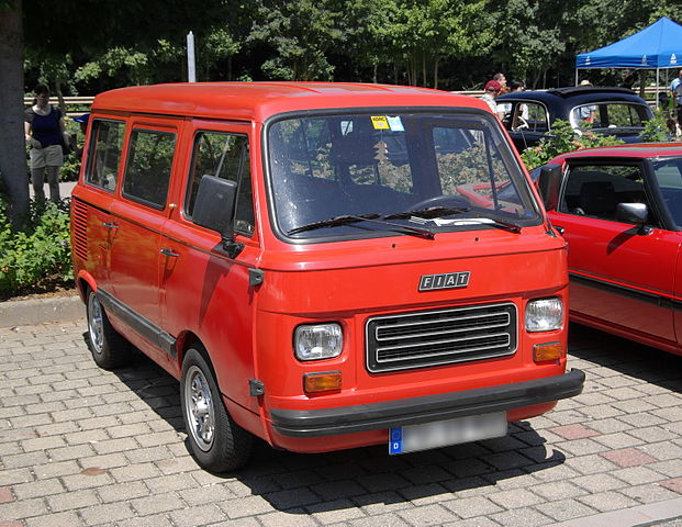 900